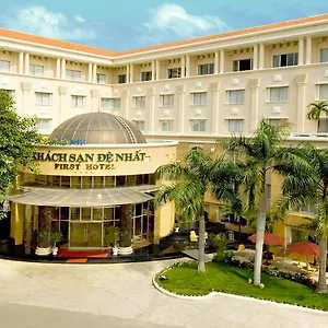 **** Hotel First Vietnam